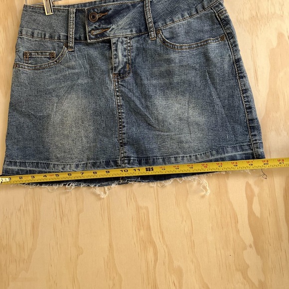One Tuff Babe Skirt Women's 9/10 Blue Denim A-Line Mini Raw Hem Stretch - Picture 7 of 8